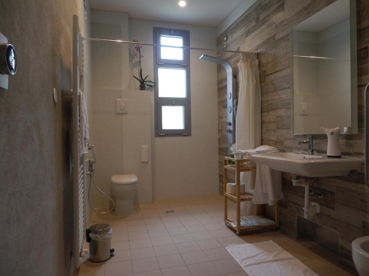 Bb Sharingloft Sirmione Bed & Breakfast Bagian luar foto