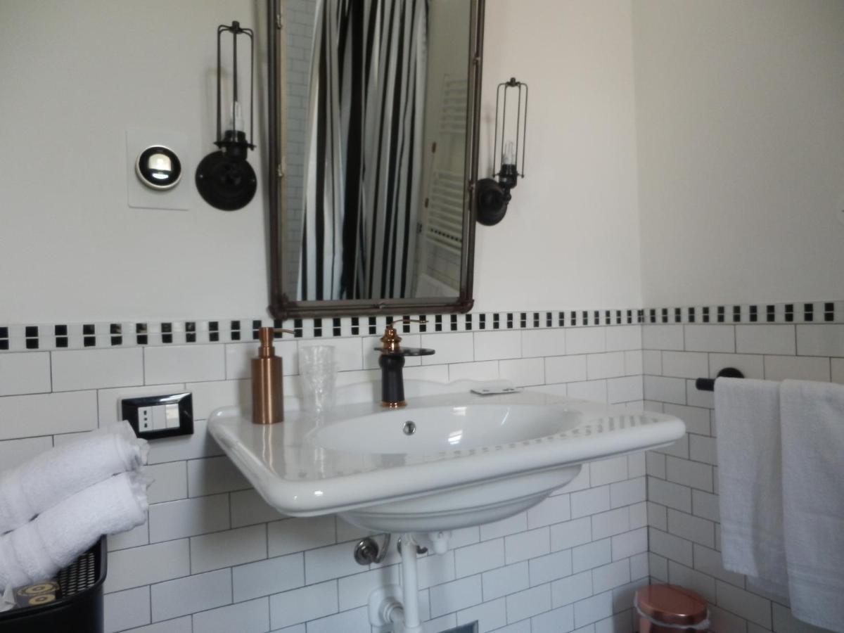 Bb Sharingloft Sirmione Bed & Breakfast Bagian luar foto
