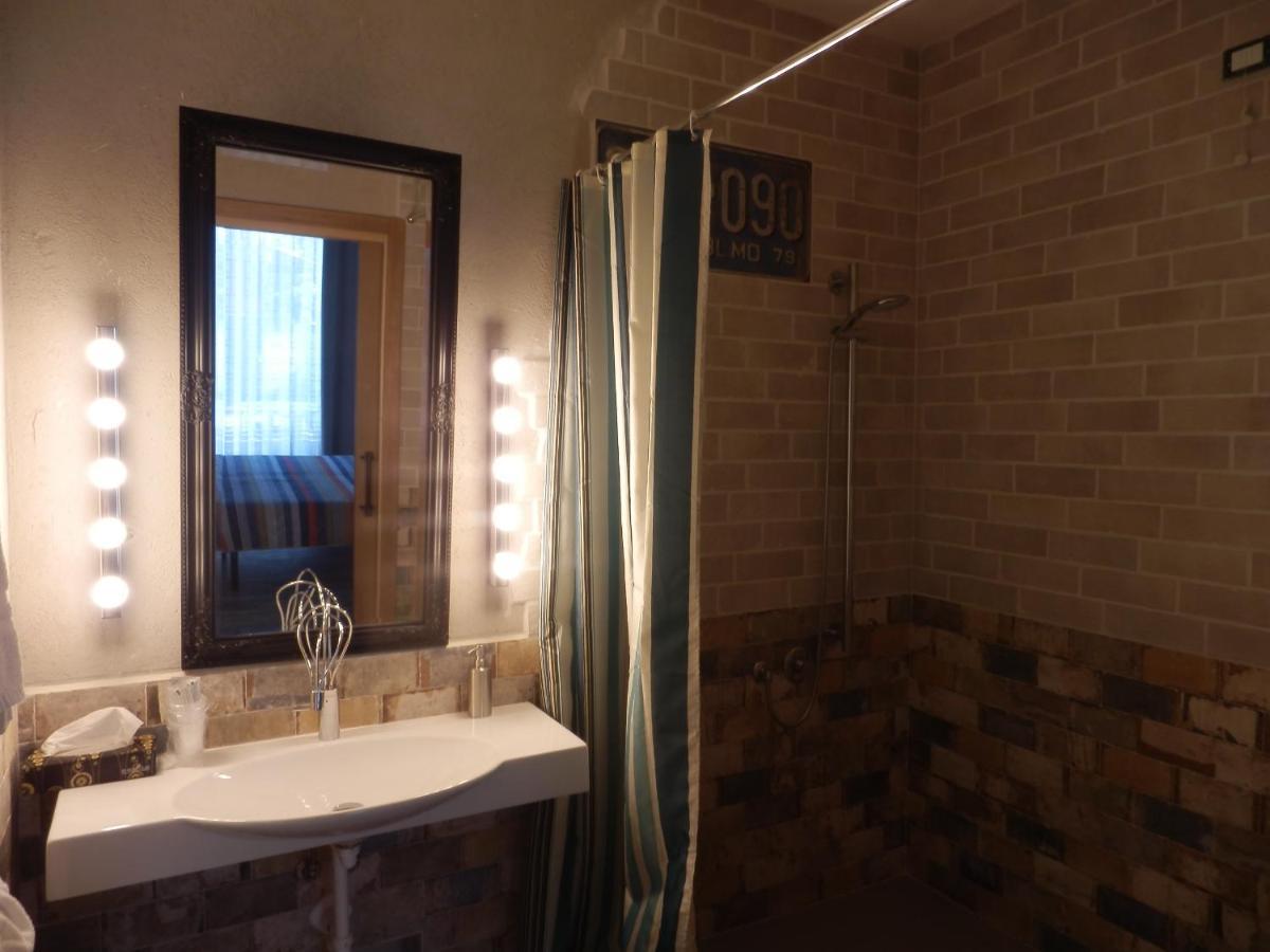 Bb Sharingloft Sirmione Bed & Breakfast Bagian luar foto